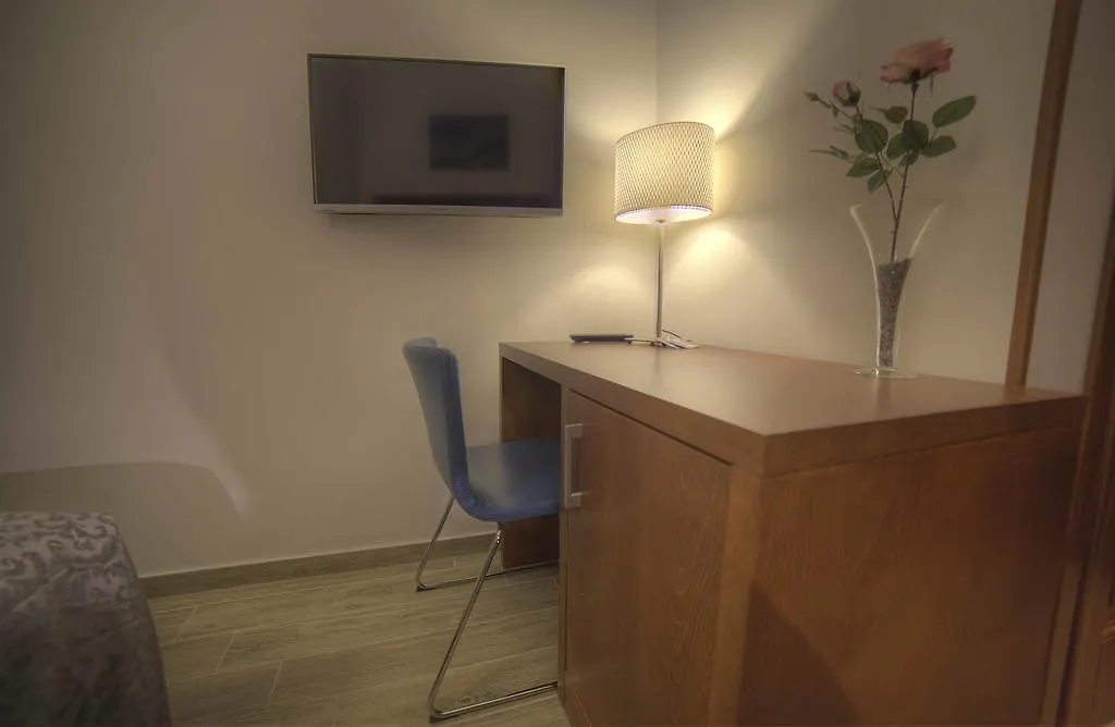 Hotel Roma Oltre Il Tempo 0*, Rom Italien